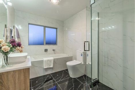 Photo of property in 10 Ian Gordon Lane, Orewa, 0931