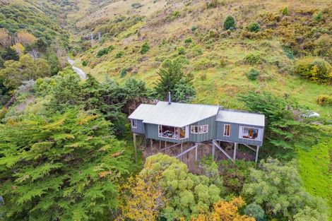 Photo of property in 15 Harmans Road, Lyttelton, 8082