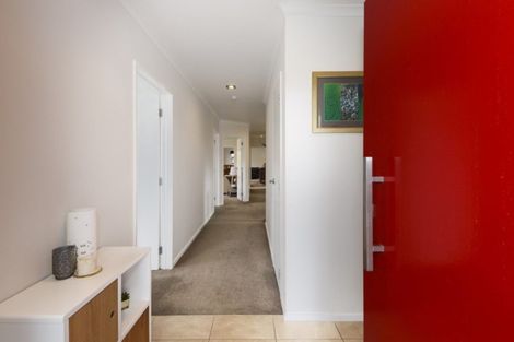 Photo of property in 4 Chestnut Close, Kelvin Grove, Palmerston North, 4414