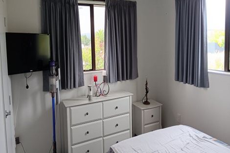 Photo of property in 16 Hunter Street, Westport, 7825