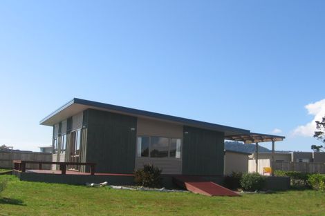 Photo of property in 107 The Tee, Matarangi, Whitianga, 3592