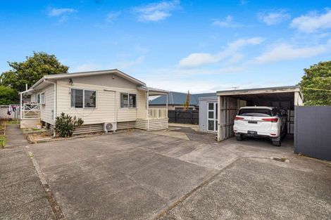 Photo of property in 2/10 Martin Road, Manurewa, Auckland, 2102