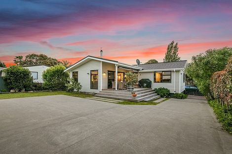 Photo of property in 8 Bosun Place, Te Atatu Peninsula, Auckland, 0610