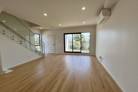 Photo of property in 523f Pakuranga Road, Howick, Auckland, 2010