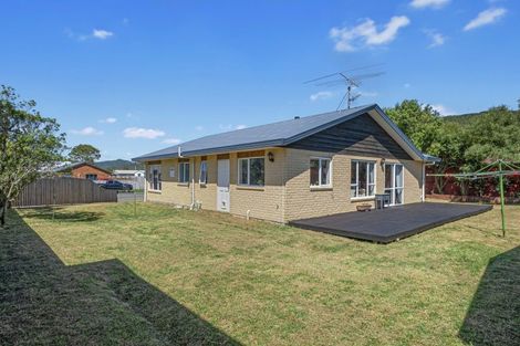 Photo of property in 3 Ipswich Grove, Wainuiomata, Lower Hutt, 5014