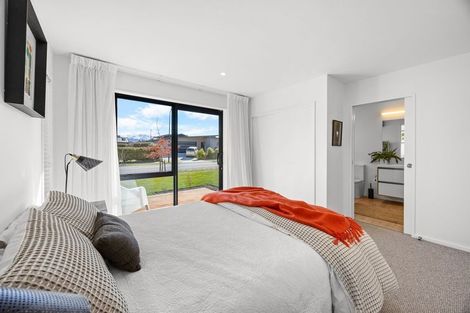 Photo of property in 20 Pounamu Avenue, Albert Town, Wanaka, 9305