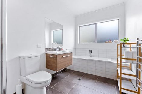 Photo of property in 33 Kanuka Road, Hobsonville, Auckland, 0616