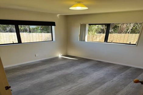 Photo of property in 28 Ronald Macken Place, Windsor Park, Auckland, 0632