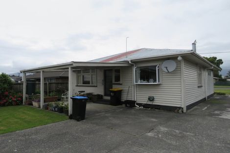 Photo of property in 27 Lyndhurst Street, Westport, 7825