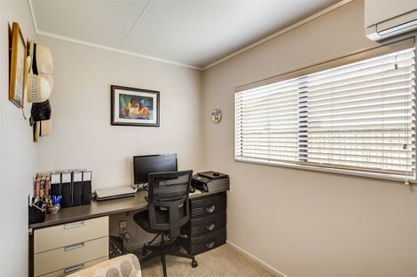 Photo of property in 23a Hammond Road, Taradale, Napier, 4112