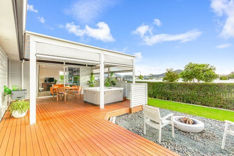 Photo of property in 26 Korako Drive, Kumeu, 0810