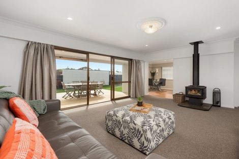 Photo of property in 15 Hookey Drive, Te Puke, 3119