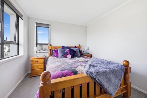 Photo of property in 15 Discovery Place, Marfell, New Plymouth, 4310