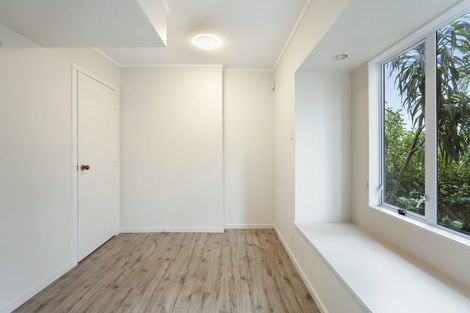 Photo of property in 2/5 Stanley Avenue, Milford, Auckland, 0620