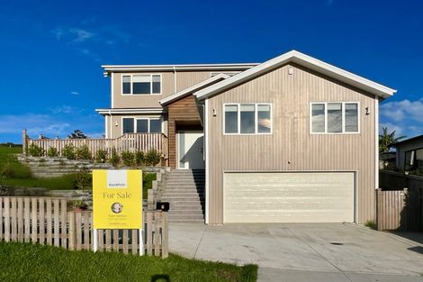 Photo of property in 42 Takurua Terrace, Orewa, 0931