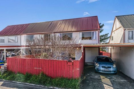 Photo of property in 19 Hollydale Grove, Churton Park, Wellington, 6037