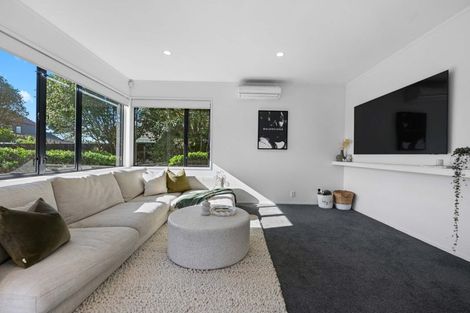 Photo of property in 27 Delamare Road, St Andrews, Hamilton, 3200