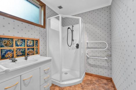 Photo of property in 64 Waiwaka Terrace, Strandon, New Plymouth, 4312