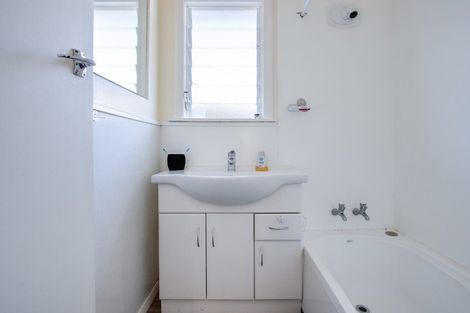Photo of property in 24 Trinity Crescent, Pirimai, Napier, 4112