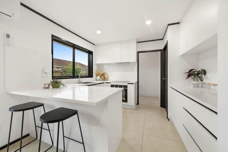 Photo of property in 64b Sunderlands Road, Half Moon Bay, Auckland, 2012