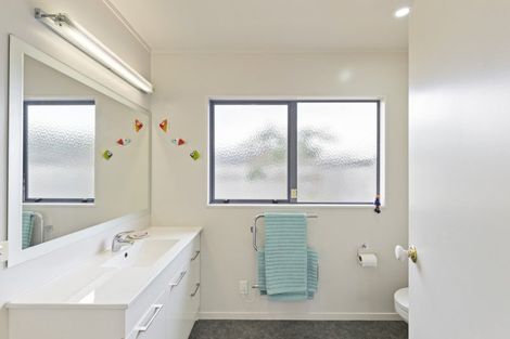 Photo of property in 64 Branch Road, Highlands Park, New Plymouth, 4312