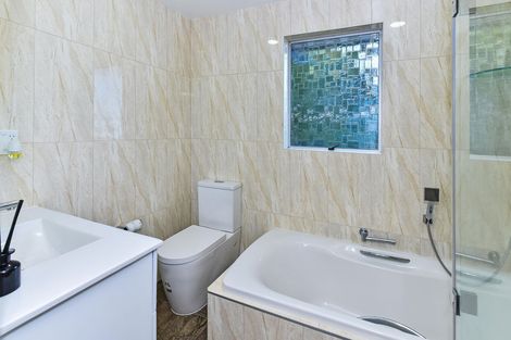 Photo of property in 2/21 Komako Place, Papatoetoe, Auckland, 2025