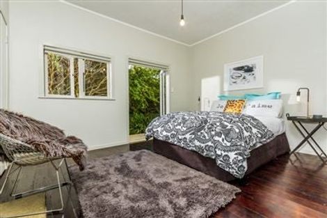 Photo of property in 143 Ocean View Road, Hillcrest, Auckland, 0627