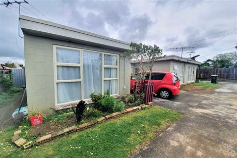 Photo of property in 15 Grande Vue Road, Papatoetoe, Auckland, 2025