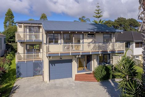 Photo of property in 148 Red Beach Road, Red Beach, 0932