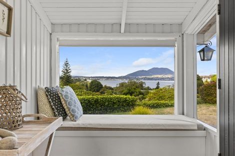 Photo of property in 6 Scenic Heights, Acacia Bay, Taupo, 3330