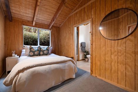 Photo of property in 30a Mackinnon Terrace, Sunshine Bay, Queenstown, 9300