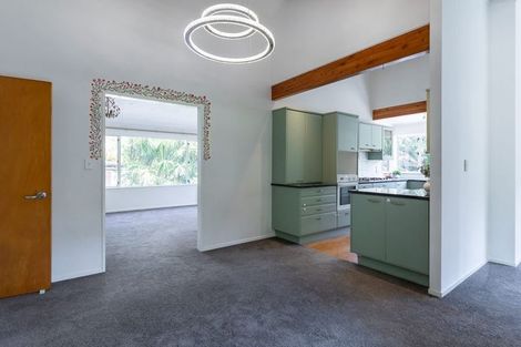 Photo of property in 103 Wirihana Road, Titirangi, Auckland, 0604