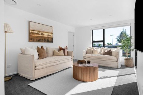 Photo of property in 42 Vardon Road, St Andrews, Hamilton, 3200