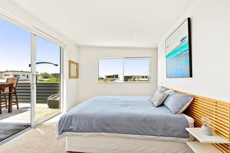 Photo of property in 10 Te Mauri Place, Omaha, 0986