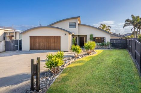 Photo of property in 4 Tarrango Way, Rototuna, Hamilton, 3210