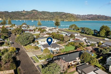 Photo of property in 74 Catherine Crescent, Whitianga, 3510