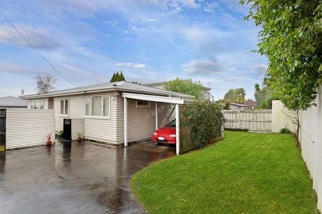 Photo of property in 99 Hobsonville Road, West Harbour, Auckland, 0618