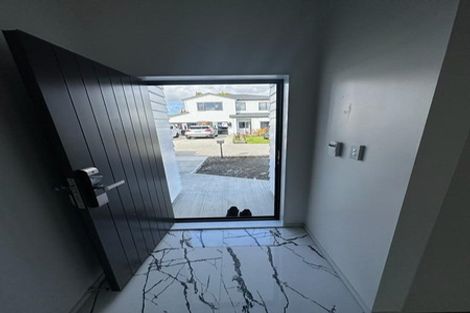 Photo of property in 4 Nagra Lane, Papakura, 2110