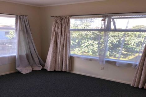 Photo of property in 47 Staverton Crescent, Mangere, Auckland, 2022