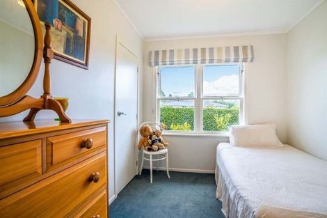 Photo of property in 33 Marsh Avenue, Forrest Hill, Auckland, 0620