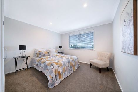 Photo of property in 102 Tirimoana Road, Te Atatu South, Auckland, 0602