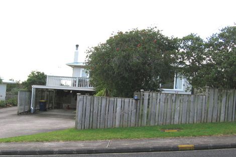 Photo of property in 1/31 Sylvan Crescent, Te Atatu South, Auckland, 0610