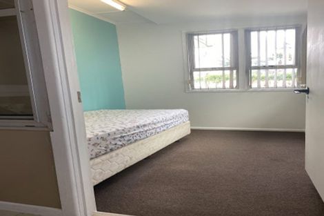 Photo of property in 15 Kiernan Place, Kelston, Auckland, 0602