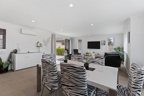 Photo of property in 3 Sandspit Way, Papamoa Beach, Papamoa, 3118