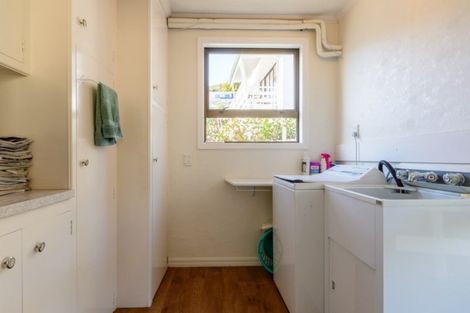 Photo of property in 20 Broadway, Picton, 7220