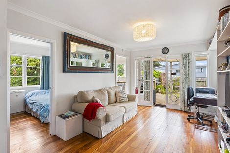 Photo of property in 10 Rosetta Road, Raumati South, Paraparaumu, 5032