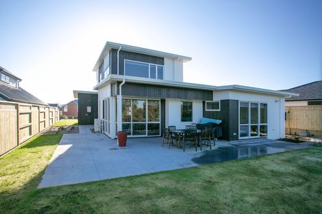 Photo of property in 14 Clifford Close, Leamington, Cambridge, 3432