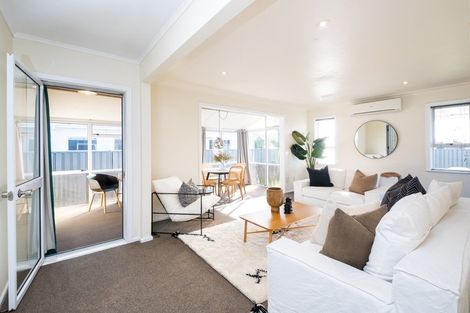 Photo of property in 27 Meeanee Road, Taradale, Napier, 4112