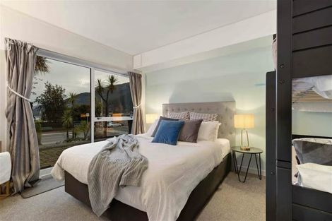 Photo of property in 39/37 Hallenstein Street, Queenstown, 9300