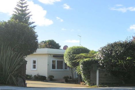 Photo of property in 17a Wairere Grove, Paraparaumu, 5032